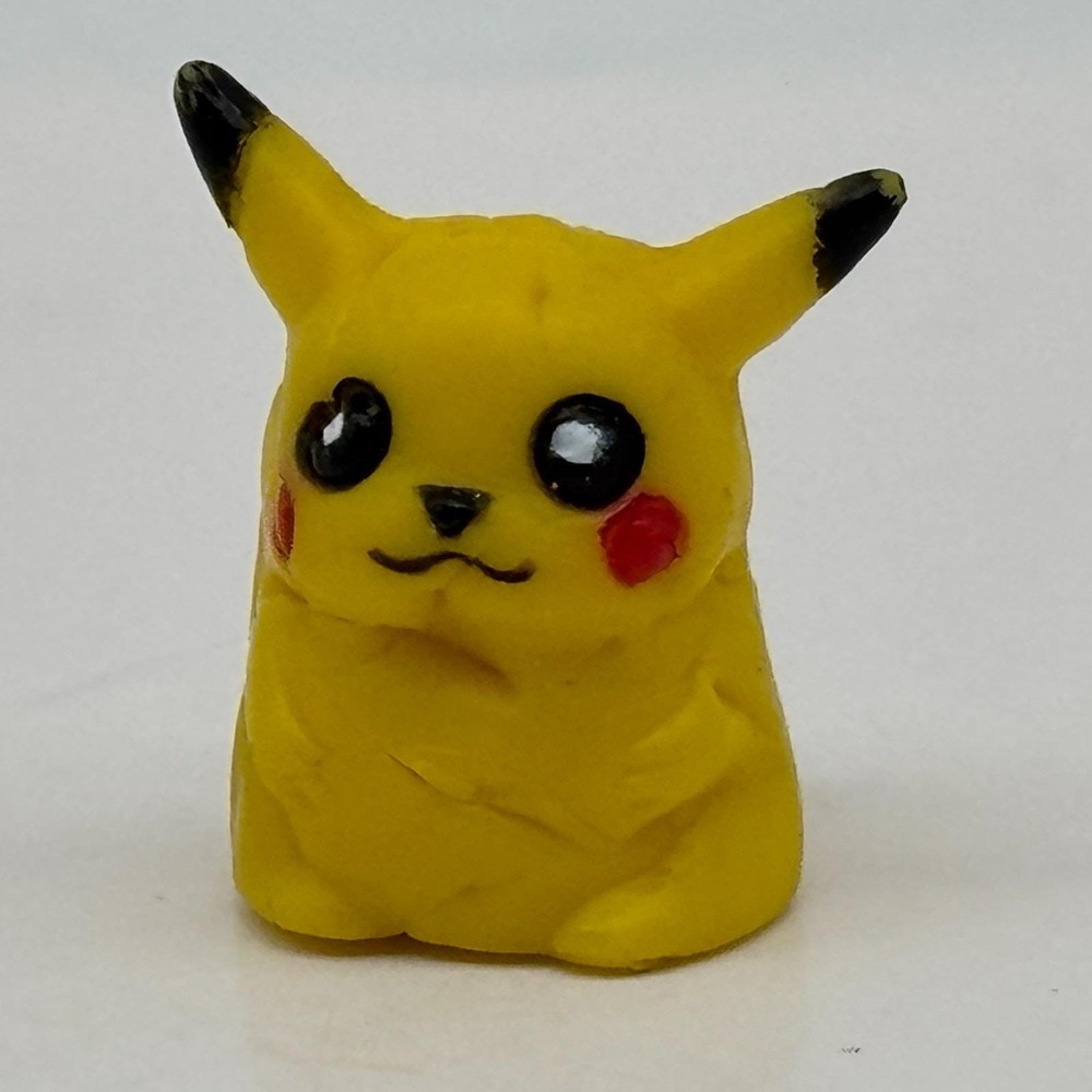 Monopoly Pokémon Collector's Edition Pikachu Token Mover Figure 1999 Pokemon